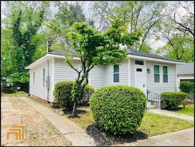 Photo - 1028 Parsons St SW