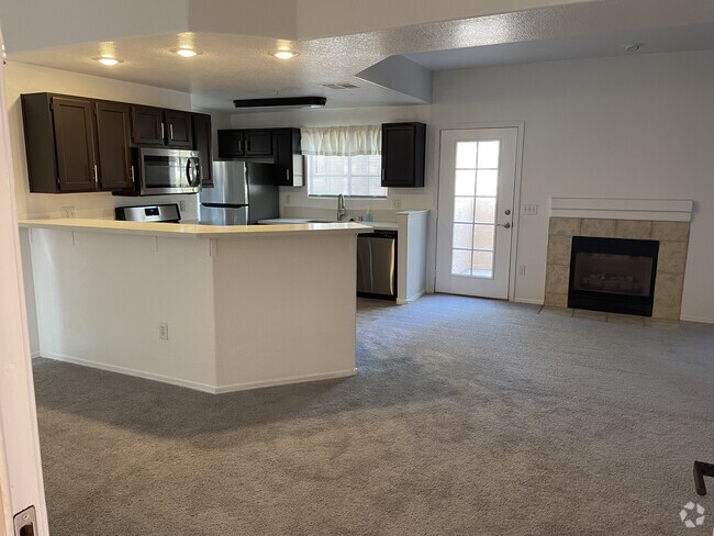 Building Photo - 2925 Wigwam Pky Unit 111 Rental
