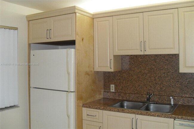 Photo - 16411 Blatt Blvd Unit 105