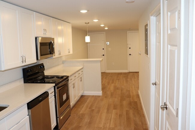 Building Photo - 117 Central St Unit A-09