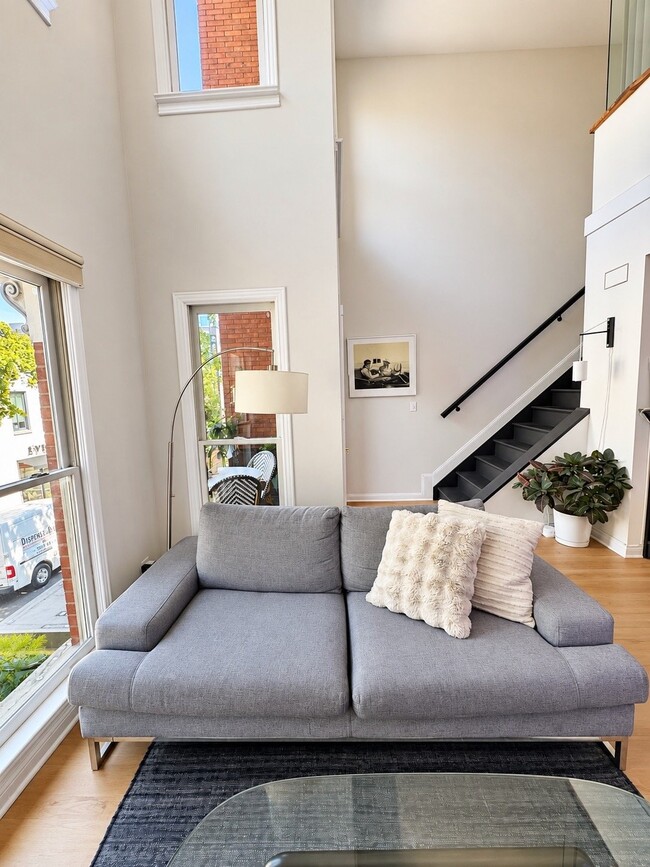 1406 Corcoran St NW Unidad C