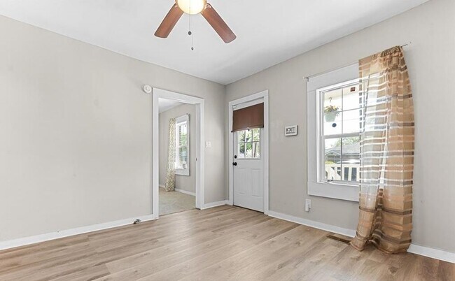 Photo - 2164 Monroe Ave