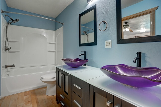 Photo - 1825 Vanderhoef Ln