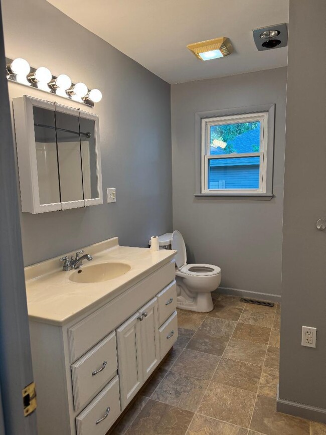 Photo - 262 W Myrtle St