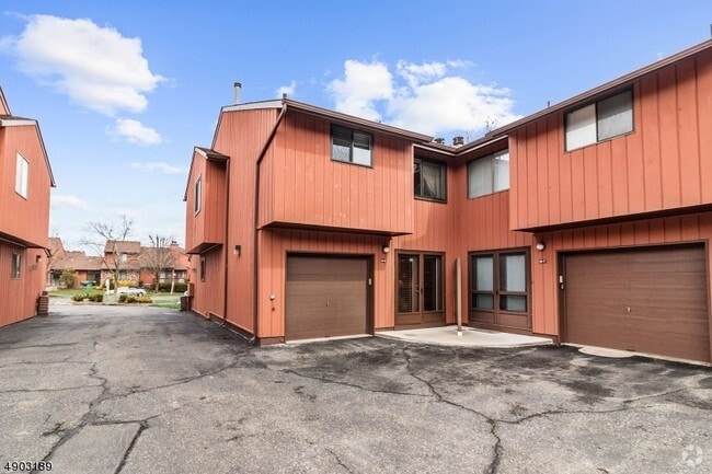 Building Photo - 250 Ridgedale Ave Unit 8 Rental