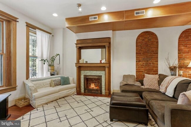 Photo - 1116 Monroe St NW