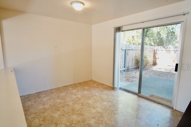 Photo - 1597 Drake Dr