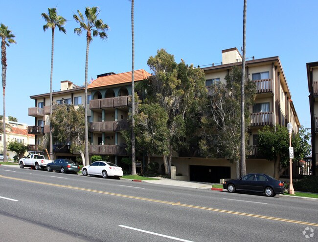 San Remos Apartments