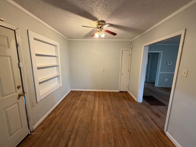 Photo - Centrally Located 2/1/1