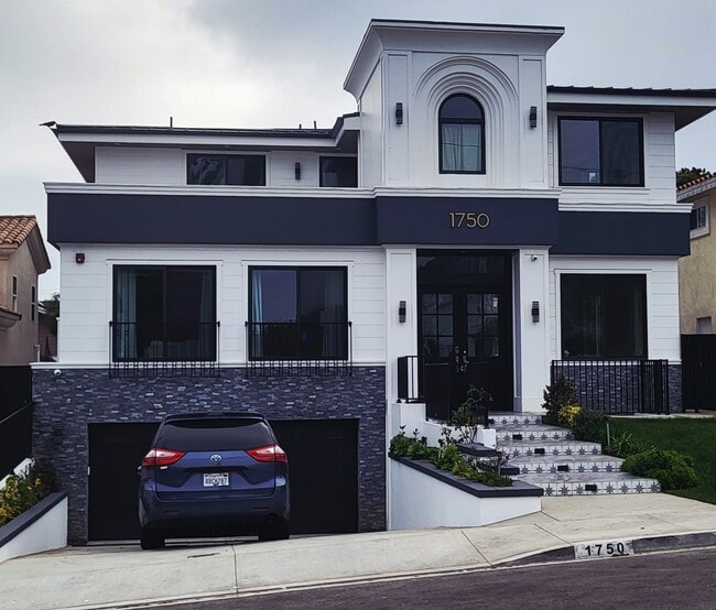 Building Photo - 1750 Gates Ave Unit #1