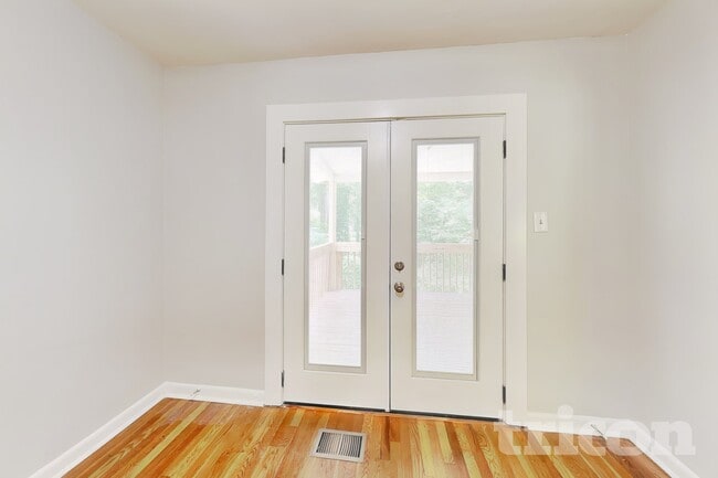 Photo - 381 Waterford Rd NW