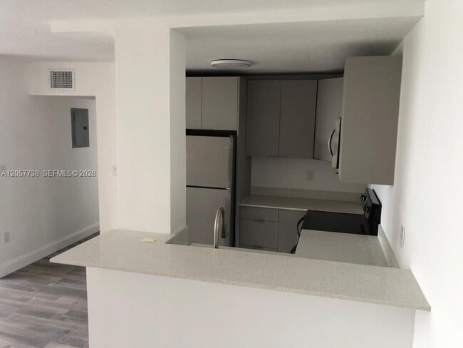 9682 Fontainebleau Blvd Unidad 507