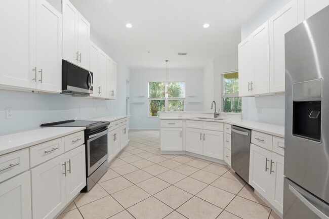 Photo - 7820 Clemson St Unidad #201