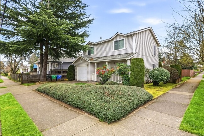 Building Photo - 3 Bedroom Home Near Woodstock Neighborhood