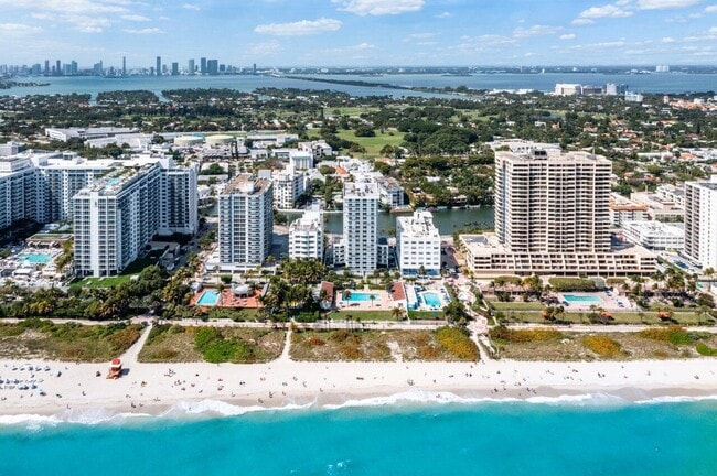 Photo - 2457 Collins Ave Unidad 504