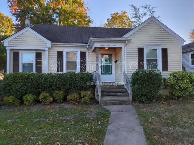 Building Photo - 2705 Dellrose Ave