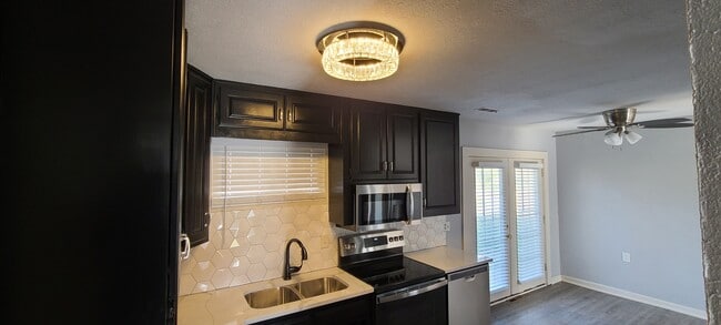 Photo - 11316 Lewis Ave