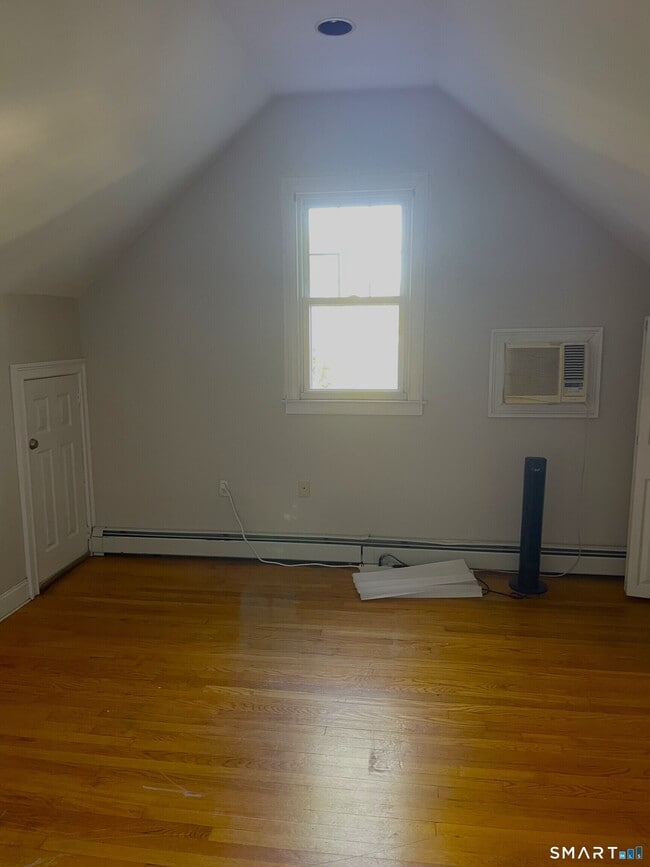 Photo - 251 Whiting Ln Unit # 3