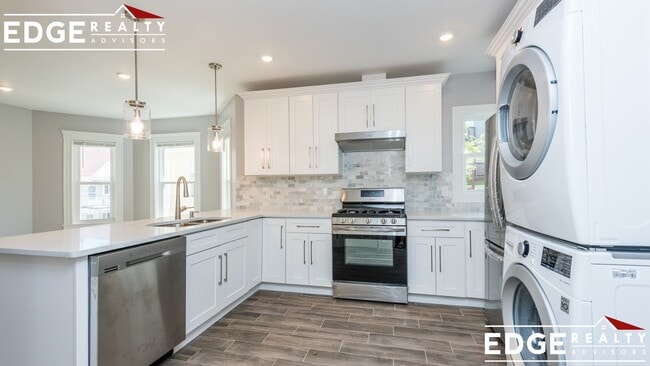 Building Photo - 24 Pearson Rd Unit 2