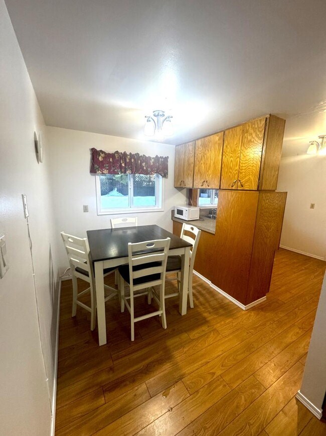 Photo - 2 bedroom in Kitimat BC V8C 1G8