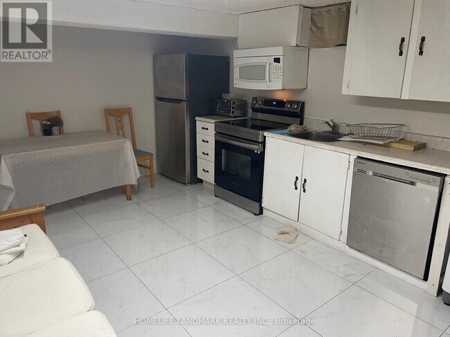 Photo - 385 Marybay Crescent