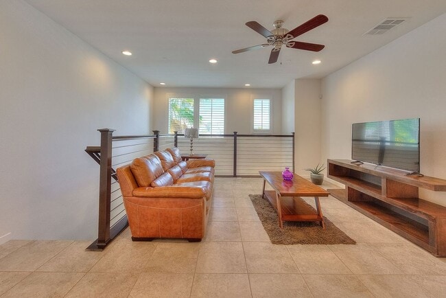 8872 Maple Ave Unidad C