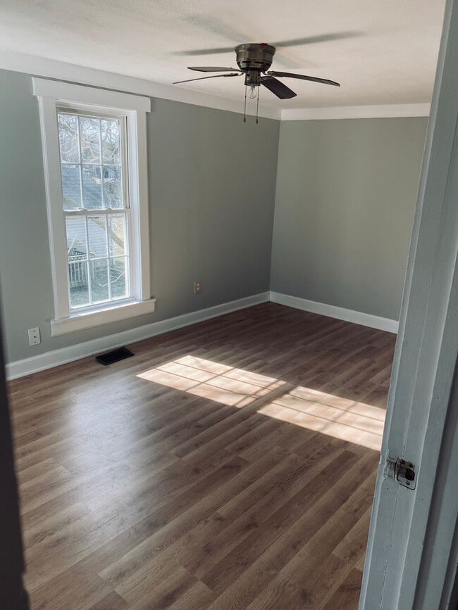 Photo - 3 Bedroom and 1 bath