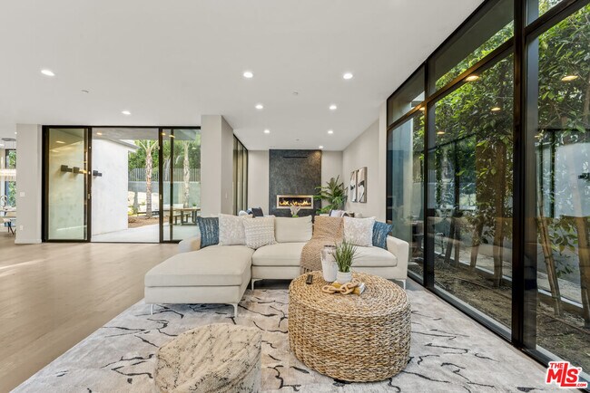 Photo - 1847 Coldwater Canyon Dr