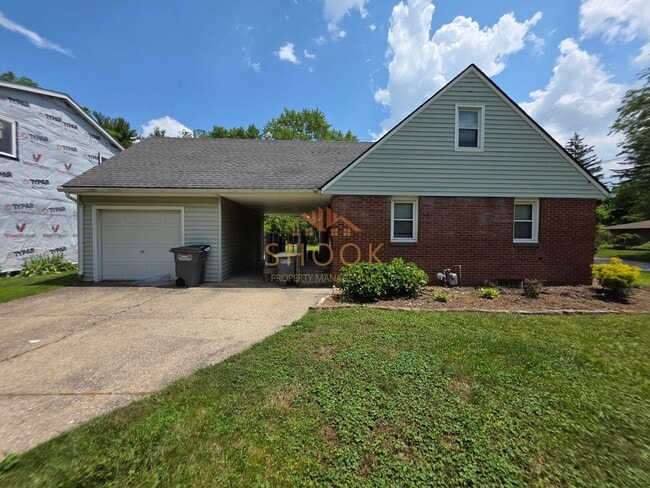 Photo - GORGEOUS ALL BRICK HOME CLOSE TO CAMPUS