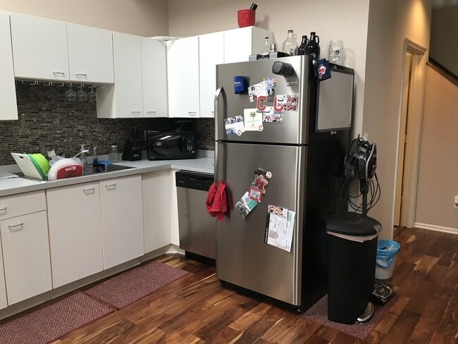Photo - 2595 W 11th St Unidad FRONT