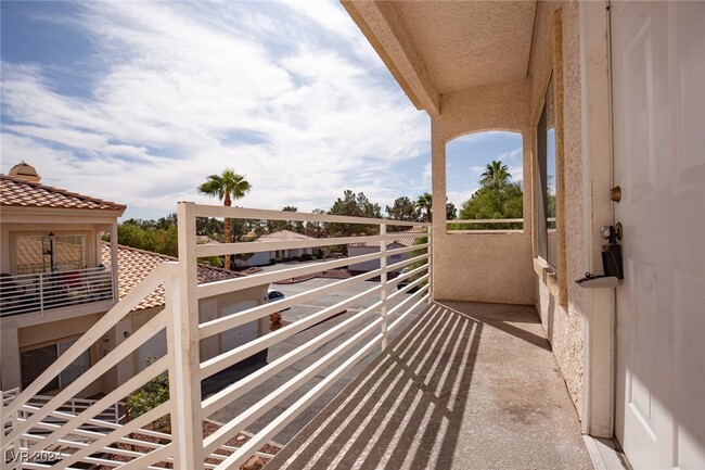 Photo - 1900 N Torrey Pines Dr Condo Unit 210