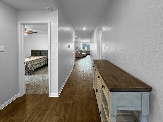 Photo - 730 Gladiola Lp