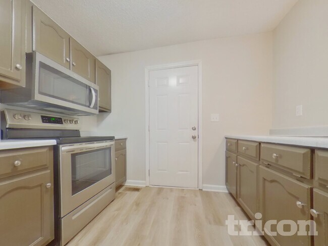 Photo - 208 Calloway Club