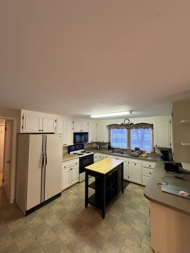 Photo - 53 Maple Ave Unit 3