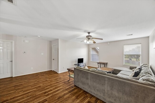Photo - 21702 Cozy Hollow Ln