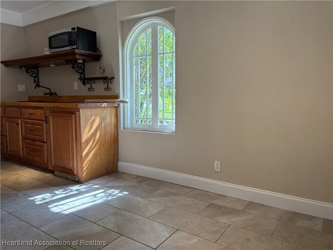 Photo - 2650 Lakeview Dr