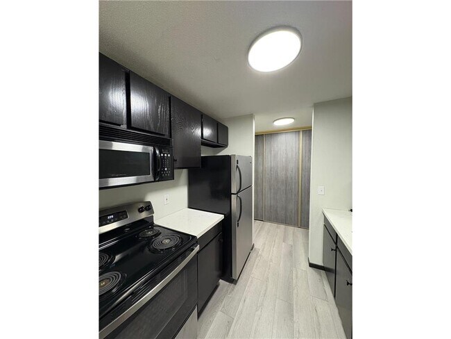 Photo - 907 Coulee Rd Unit 204