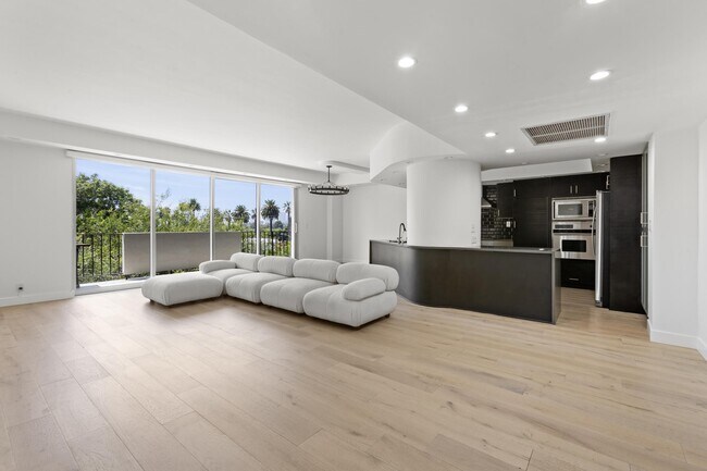 Photo - 818 N Doheny Dr Unidad 304