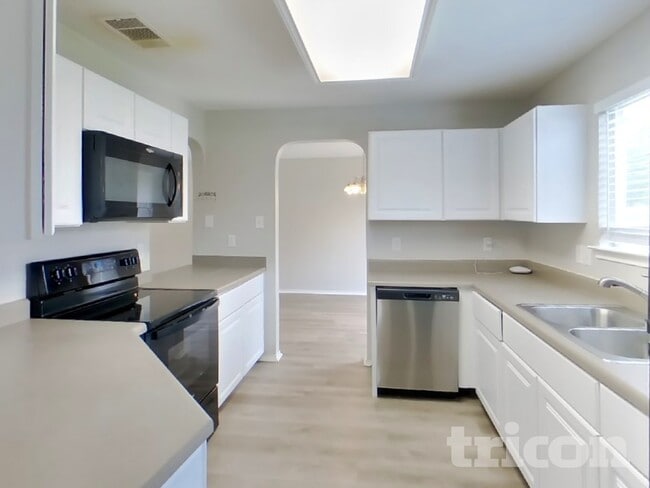 Photo - 11319 Saratoga Coach