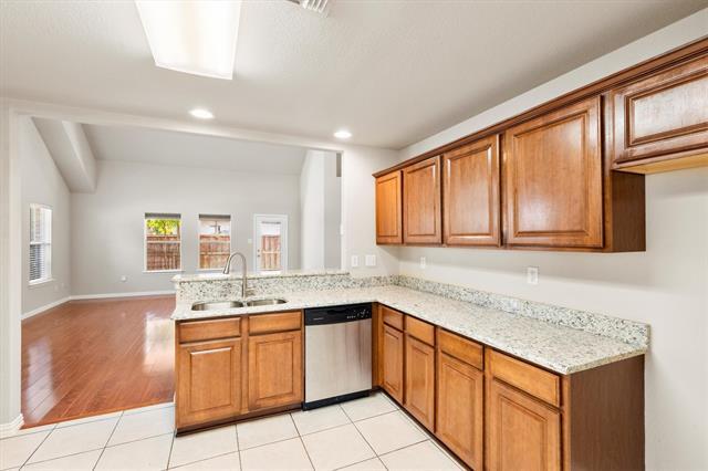 Photo - 501 W Leland Ave