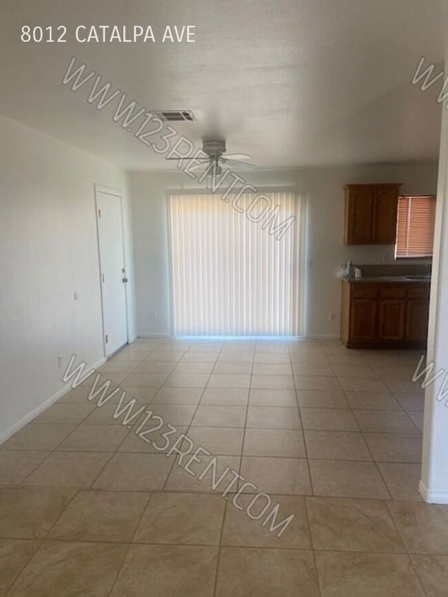 Photo - 8012 Catalpa Ave