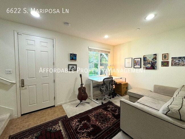 Photo - 6622 S Mariposa Ln
