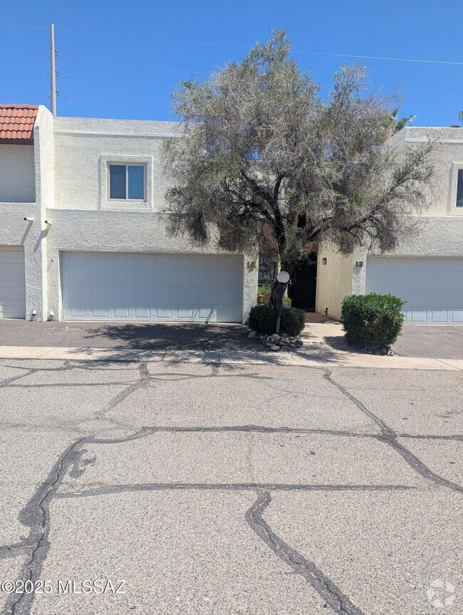 Building Photo - 9350 E Speedway Blvd Unit 12 Rental