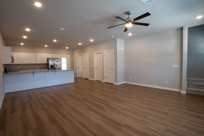 1134 N Pink Ter