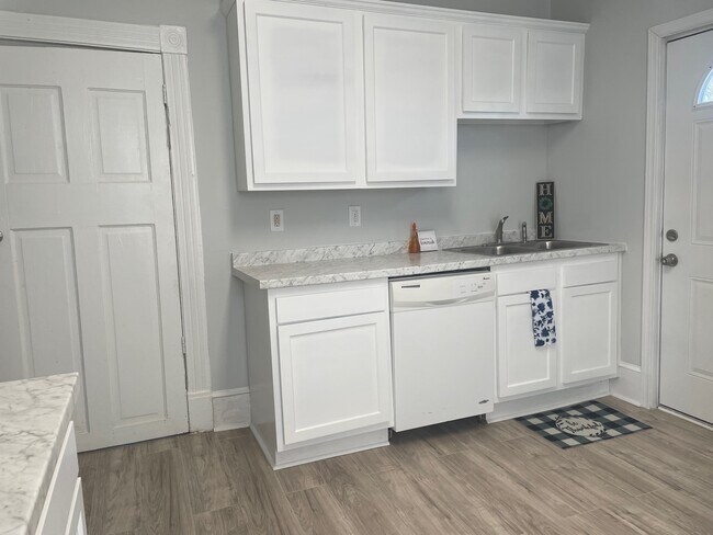 Photo - 2260 Newnan St