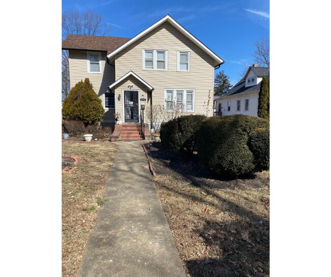 Building Photo - 4310 Ridgewood Ave Unit A Available $650 A