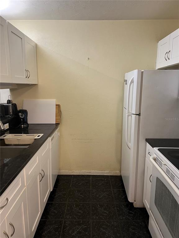 Photo - 3800 SW 20th Ave Unit 204