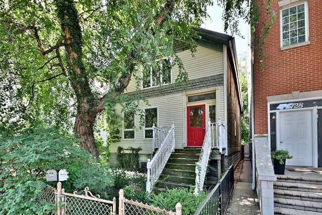 Building Photo - 2724 N Racine Ave Rental