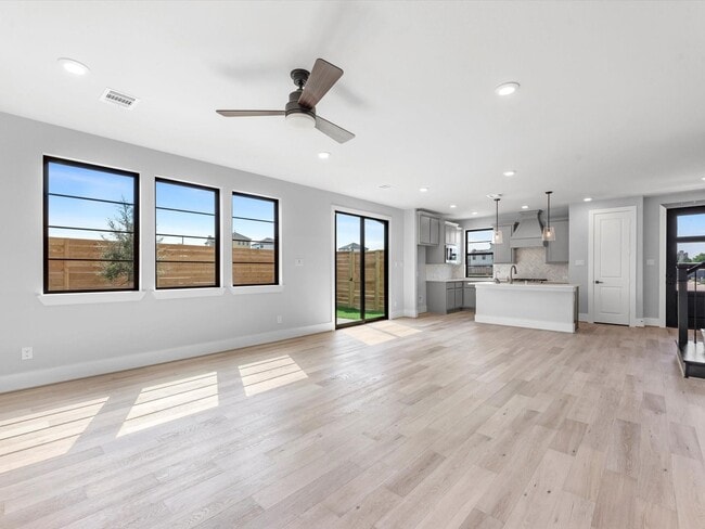 Photo - 12038 Royal Oaks Banner Wy