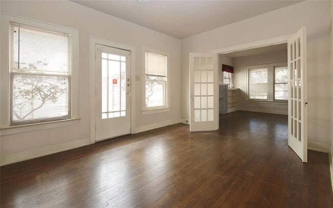 Photo - 1210 La Rue St